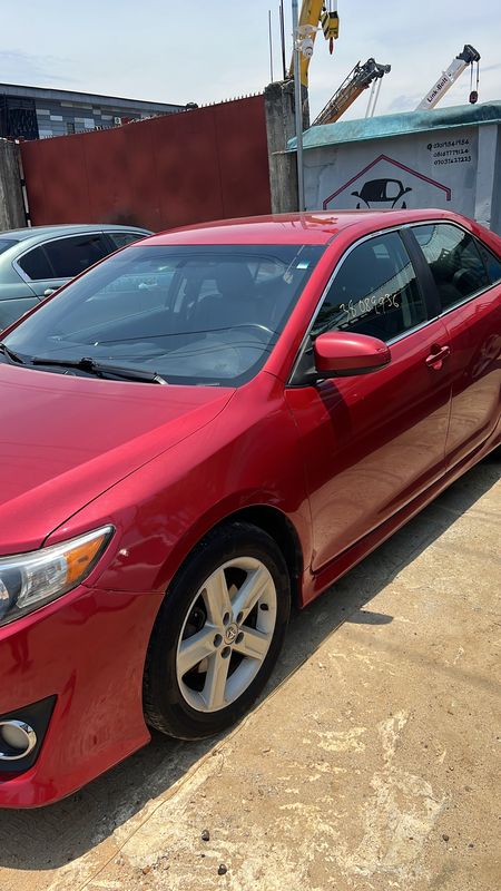 Thumbnail 4 of 2013 TOYOTA Camry SE